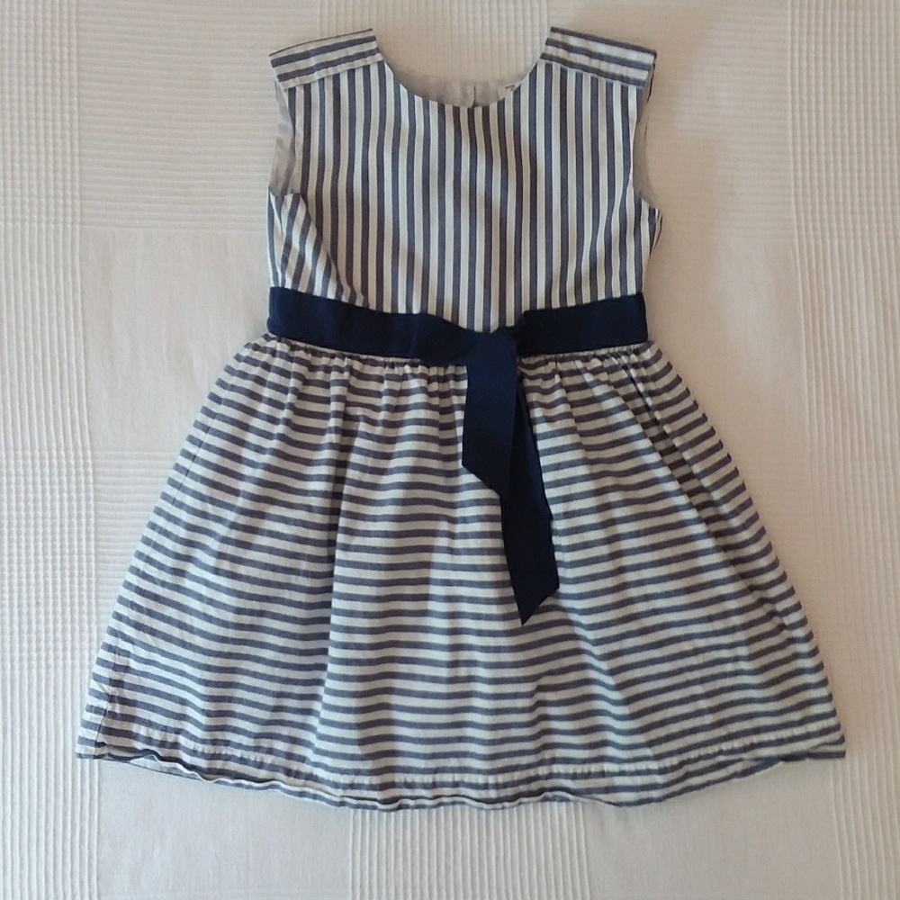 Girls dress.